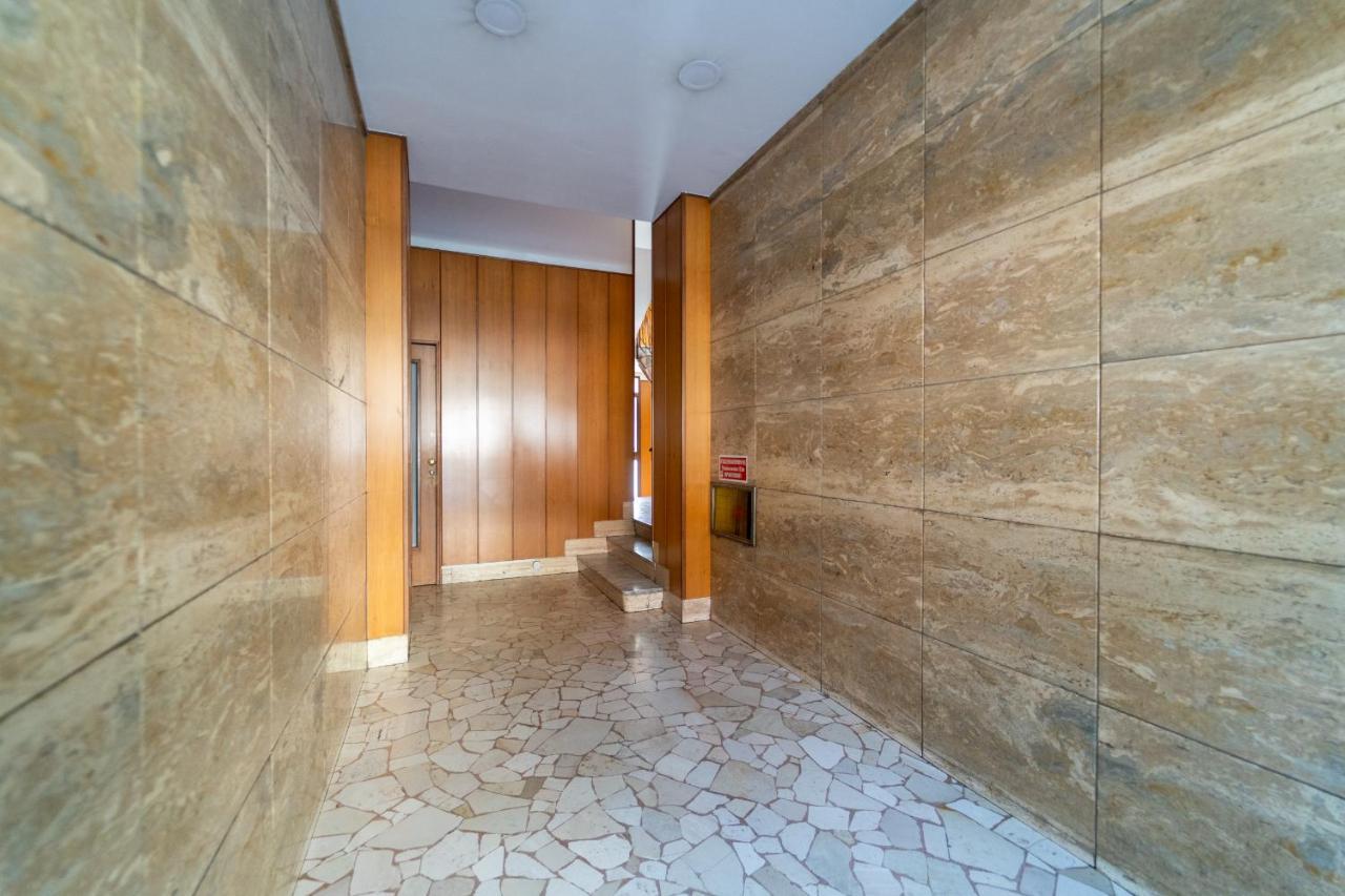 Central Maya Apartment Милан Экстерьер фото