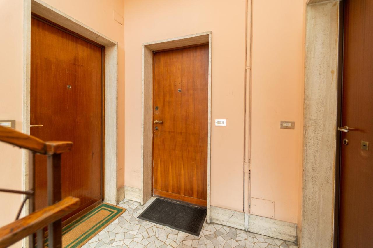 Central Maya Apartment Милан Экстерьер фото